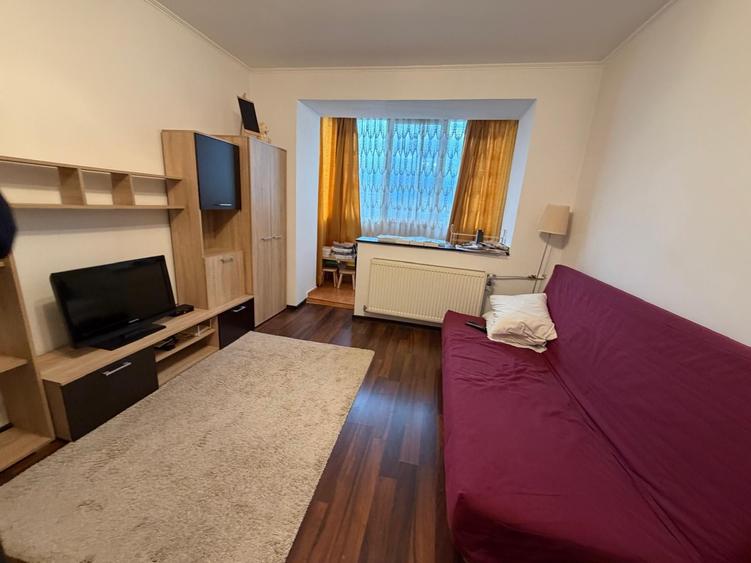 Garsonieră decomandată, mobilată în Baba Novac
