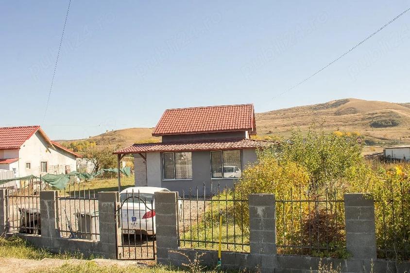 Casă cu Teren 1035 Mp în Căianu