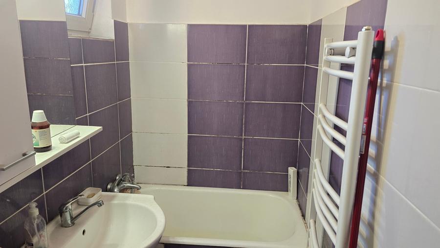 Apartament cu 2 camere semidecomandat în Dacia