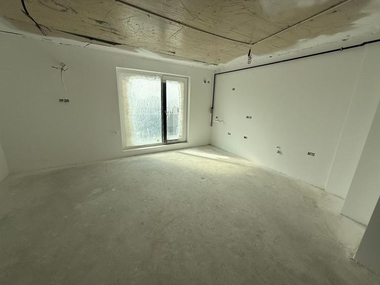 Apartament cu 2 camere decomandat în Tomis Plus