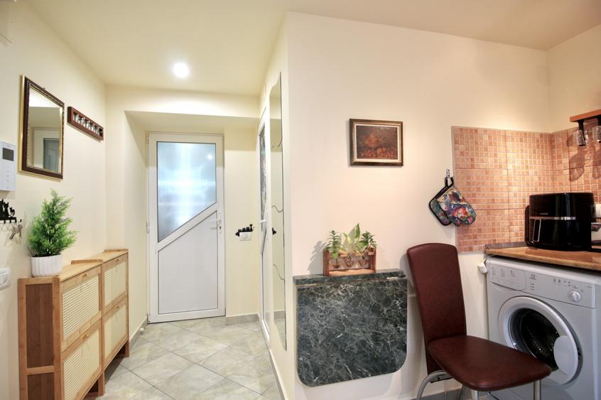 Apartament cu 2 camere decomandat, mobilat în Cișmigiu