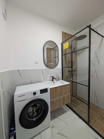 Apartament cu 2 camere semidecomandat în Florești