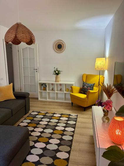 Apartament cu 3 camere decomandat în Crângași