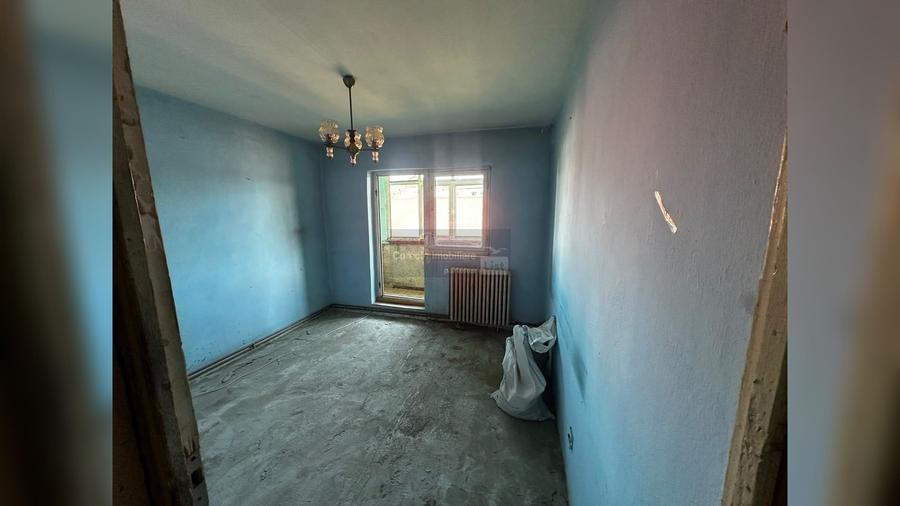 Apartament cu 3 camere decomandat în Ștefan cel Mare