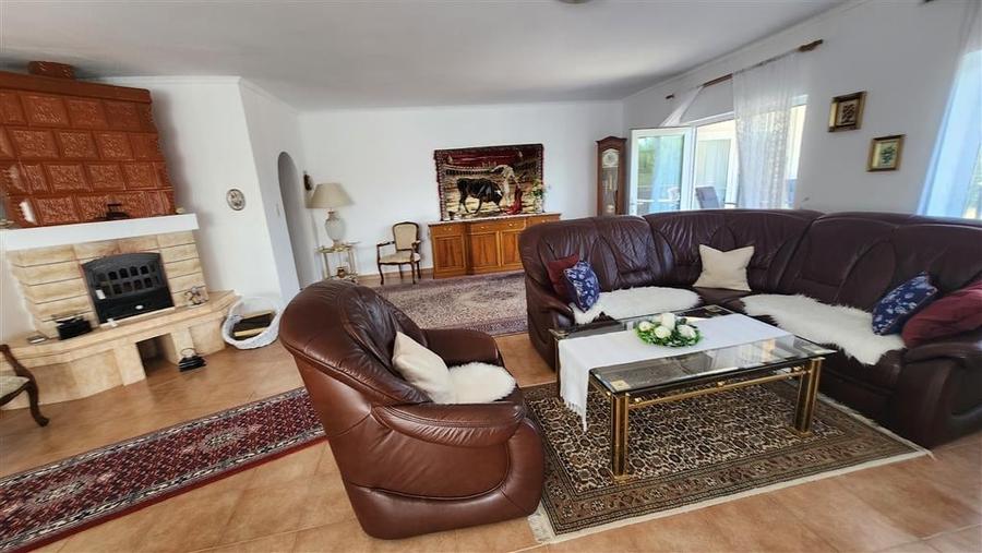 Casă individuală cu 4 camere cu Teren 3195 Mp în Poieni-Solca
