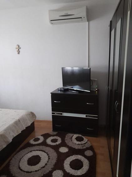 Apartament cu 3 camere decomandat în Cuzdrioara