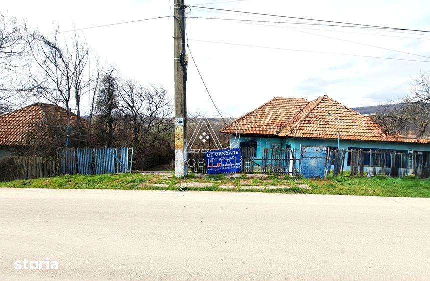 Casă cu 4 camere cu Teren 716 Mp în Baia de Fier