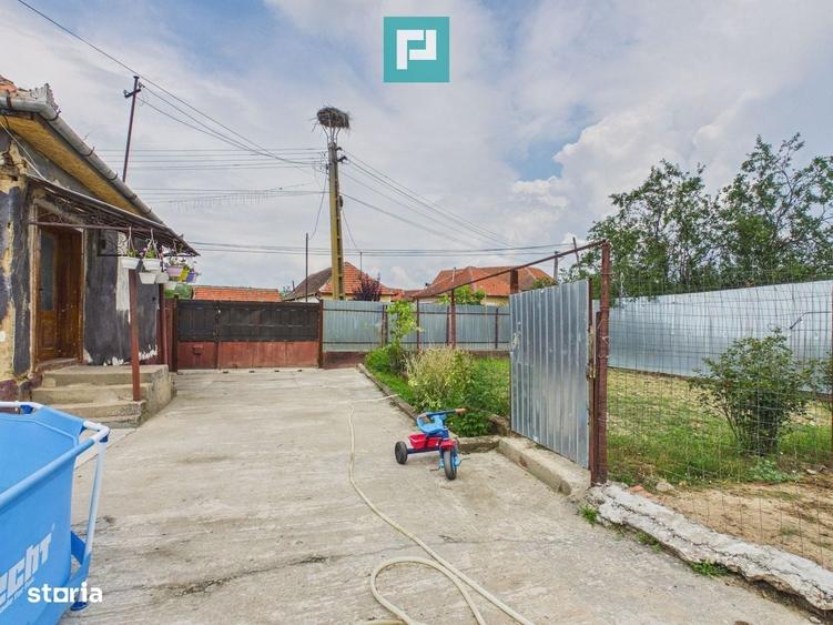 Casă cu 4 camere cu Teren 2253 Mp în Almaș
