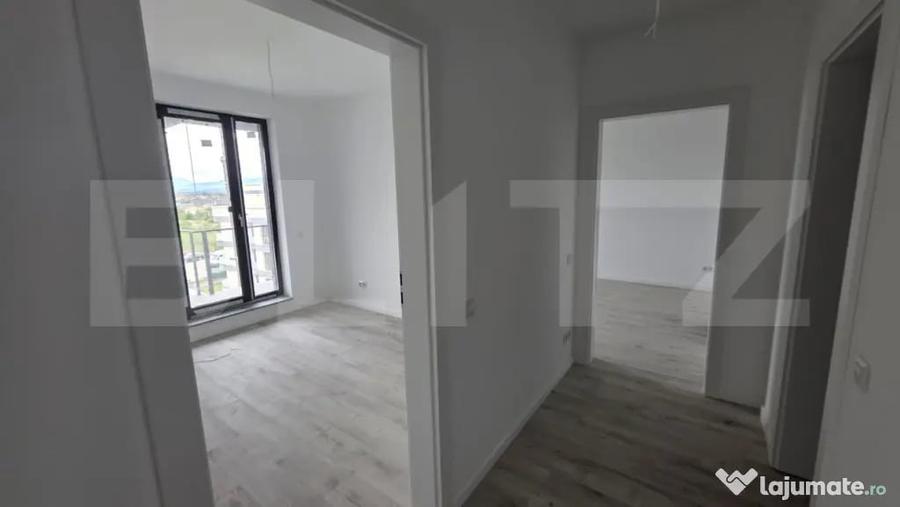 Apartament cu 3 camere semidecomandat în Nord