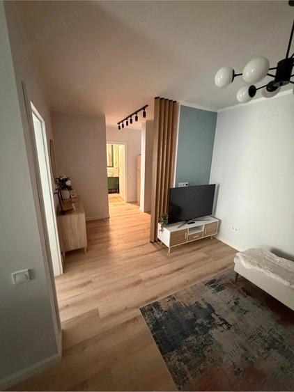 Apartament cu 3 camere decomandat în Florești