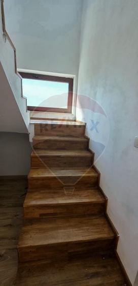 Casă individuală cu 5 camere cu Teren 1192 Mp în Dârza