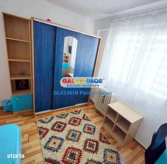 Garsonieră decomandată în Titan