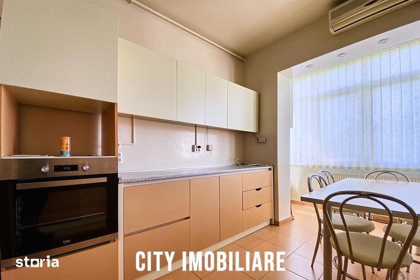 Apartament cu 3 camere decomandat în Central