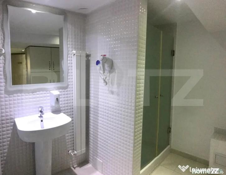 Spațiu comercial, de 290 mp, în Micro 3