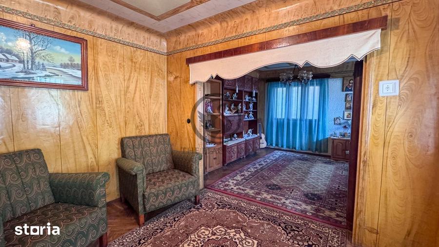 Casă cu 5 camere cu Teren 1340 Mp în Central