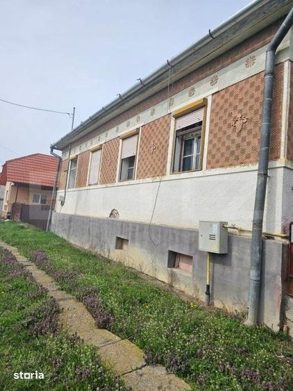 Casă cu 3 camere cu Teren 2766 Mp în Batoș