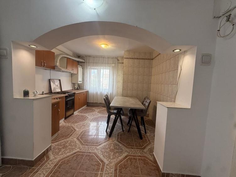 Apartament cu 2 camere decomandat în 1 Mai