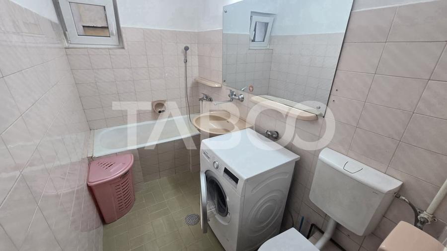 Apartament cu 3 camere decomandat, mobilat în Central