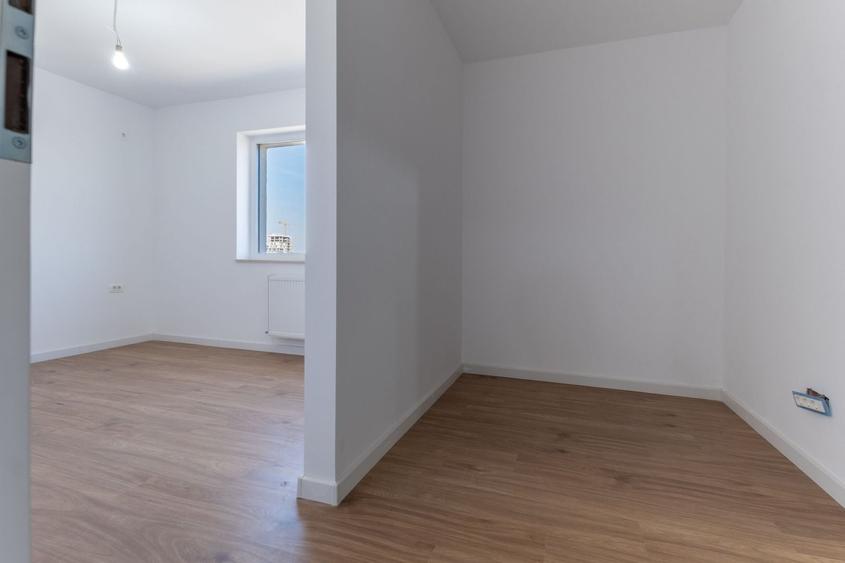 Apartament cu 3 camere decomandat în Metalurgiei