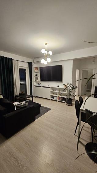 Apartament cu 2 camere semidecomandat, mobilat în Florești
