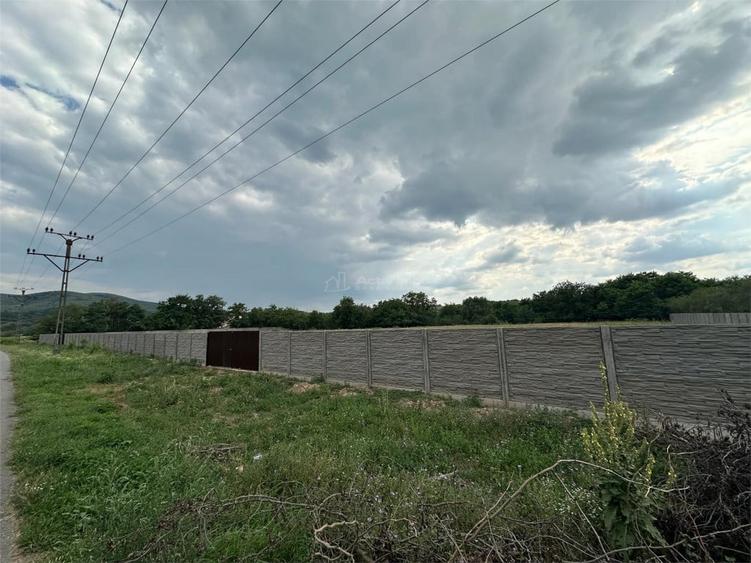 Spațiu comercial, de 8,500 mp, în Central