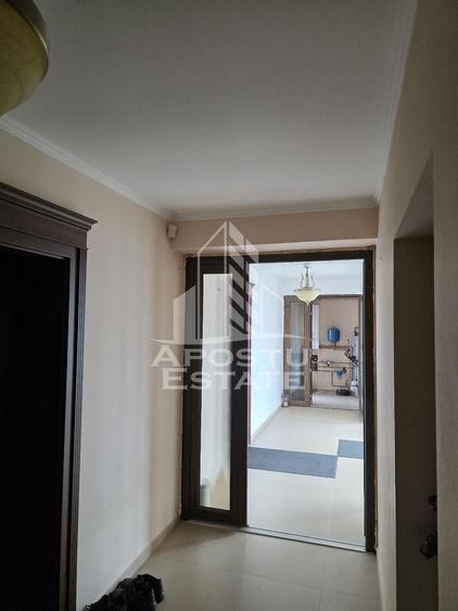 Casă individuală cu 12 camere cu Canalizare în Fabric
