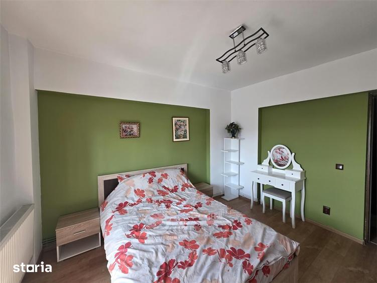 Apartament cu 3 camere decomandat, mobilat în Bd. Independenței