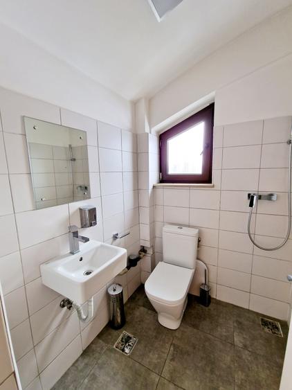 Apartament cu 4 camere decomandat în Cotroceni