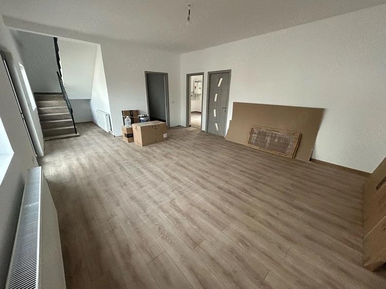 Casă cu 6 camere cu Teren 380 Mp în Central