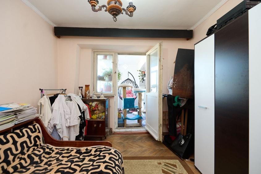 Apartament cu 4 camere decomandat în Central