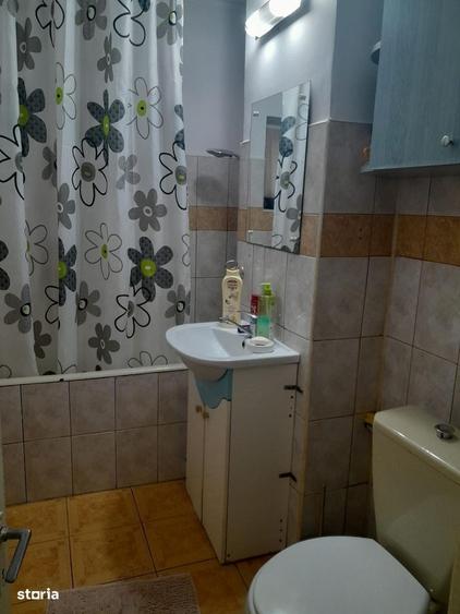 Apartament cu 3 camere decomandat în Exterior Vest