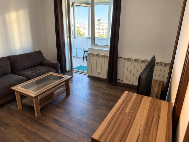 Apartament cu 3 camere decomandat în Gara de Nord