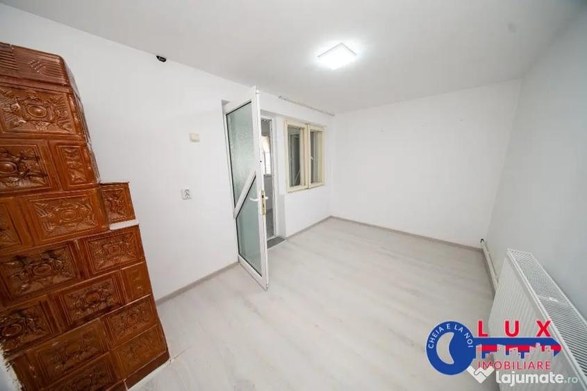 Casă cu 2 camere cu Teren 295 Mp în Babadag