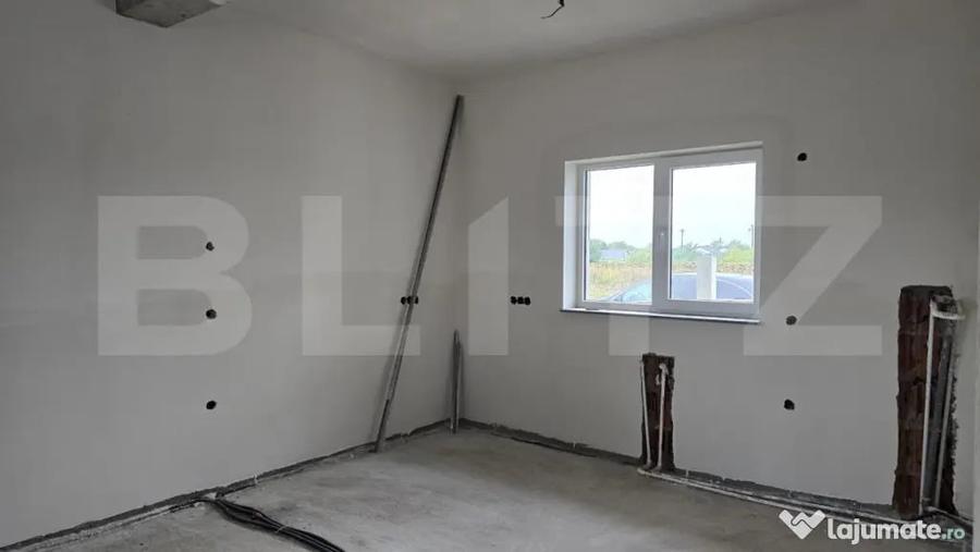 Casă cu 4 camere cu Teren 420 Mp în Periferie