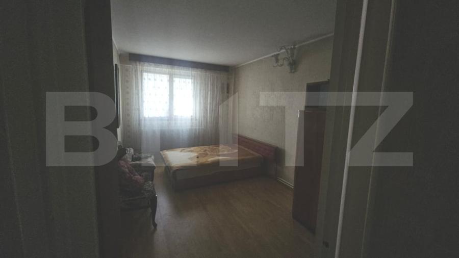 Apartament cu 3 camere decomandat, mobilat în Micro 39