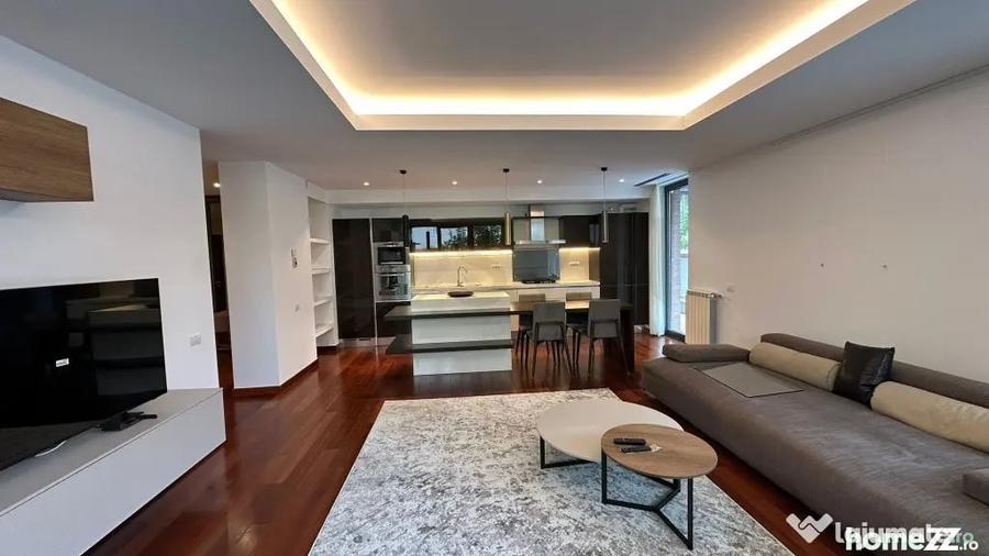 Apartament cu 4 camere decomandat în Central