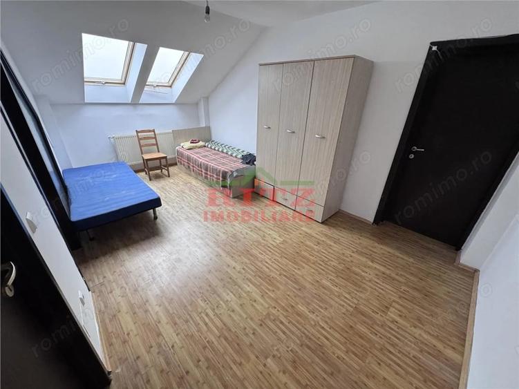Apartament cu 3 camere semidecomandat în Zahana