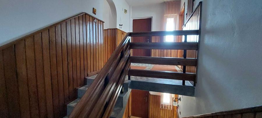 Casă cu 4 camere în Viișoara
