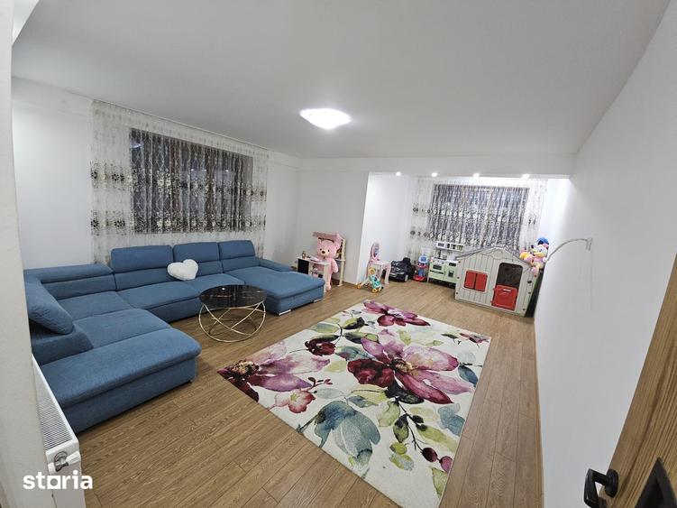 Casă cu 5 camere cu Teren 500 Mp în Central