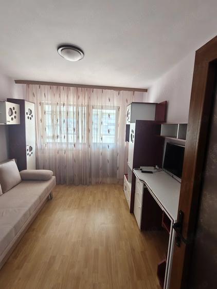 Apartament cu 3 camere decomandat în Ultracentral
