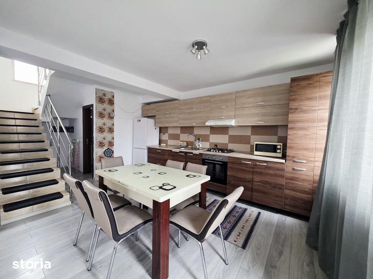 Casă cu 4 camere cu Teren 200 Mp în Trivale