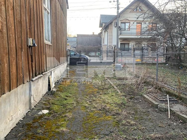 Casă individuală cu 6 camere cu Canalizare în Central