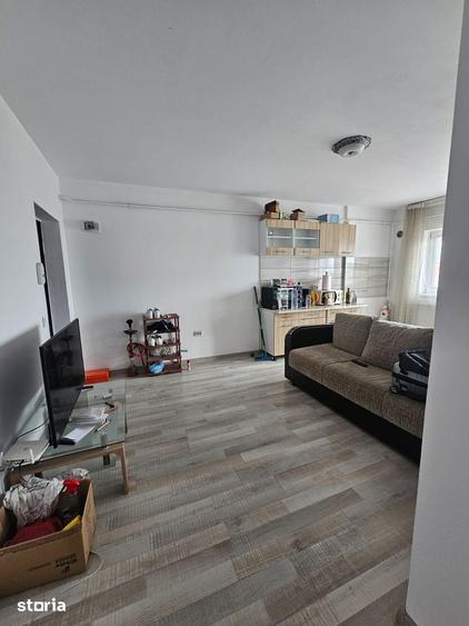 Apartament cu 3 camere în Calea București