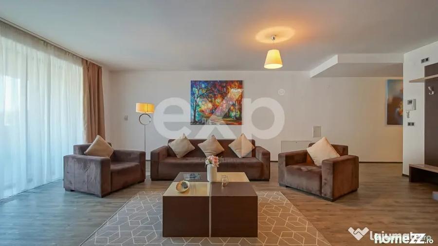 Apartament cu 3 camere decomandat în Central