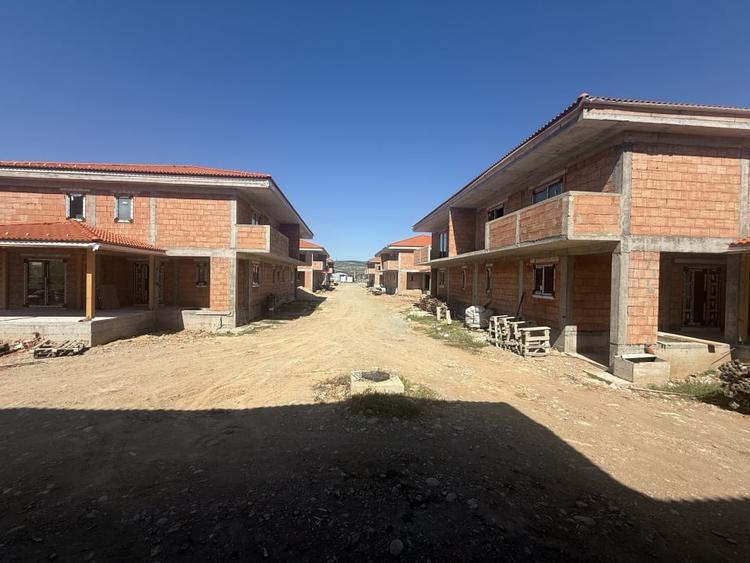 Casă individuală cu 5 camere cu Canalizare în Gilău