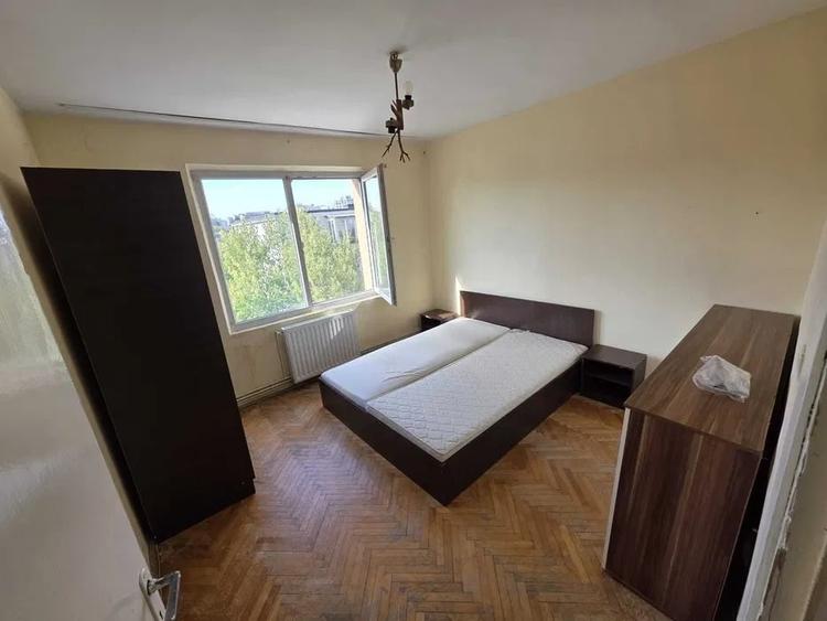 Apartament cu 2 camere semidecomandat în Dâmbu Pietros