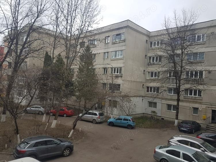 Apartament trei camere decomandat, etaj unu din patru, bloc deosebit, mobilat, doua balcoane inchise - 16