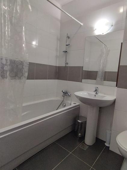 Apartament cu 2 camere semidecomandat în Băneasa