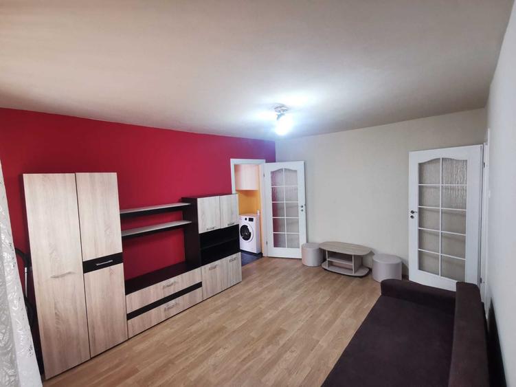 Apartament cu 2 camere semidecomandat în Exterior Vest