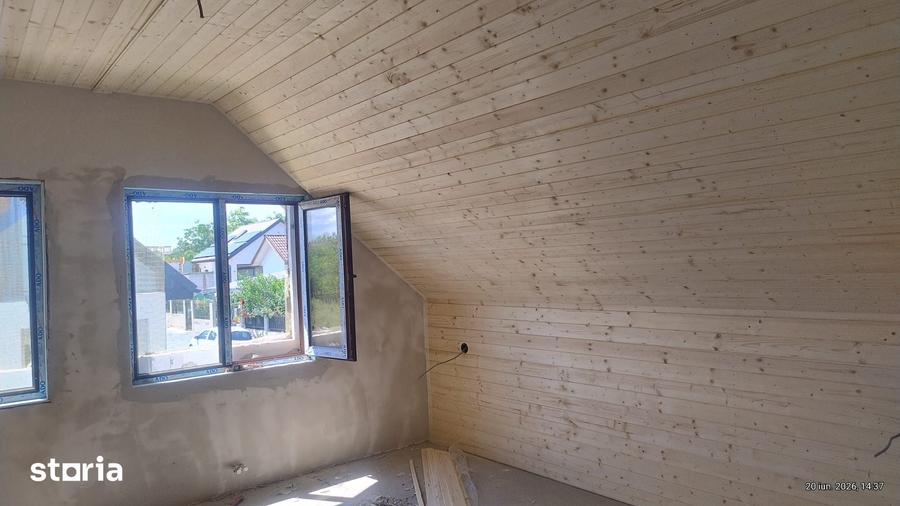 Casă cu 4 camere cu Teren 200 Mp în Lumina